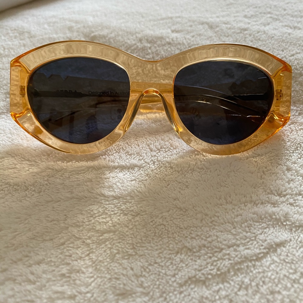 Sunglasses pared eyeware